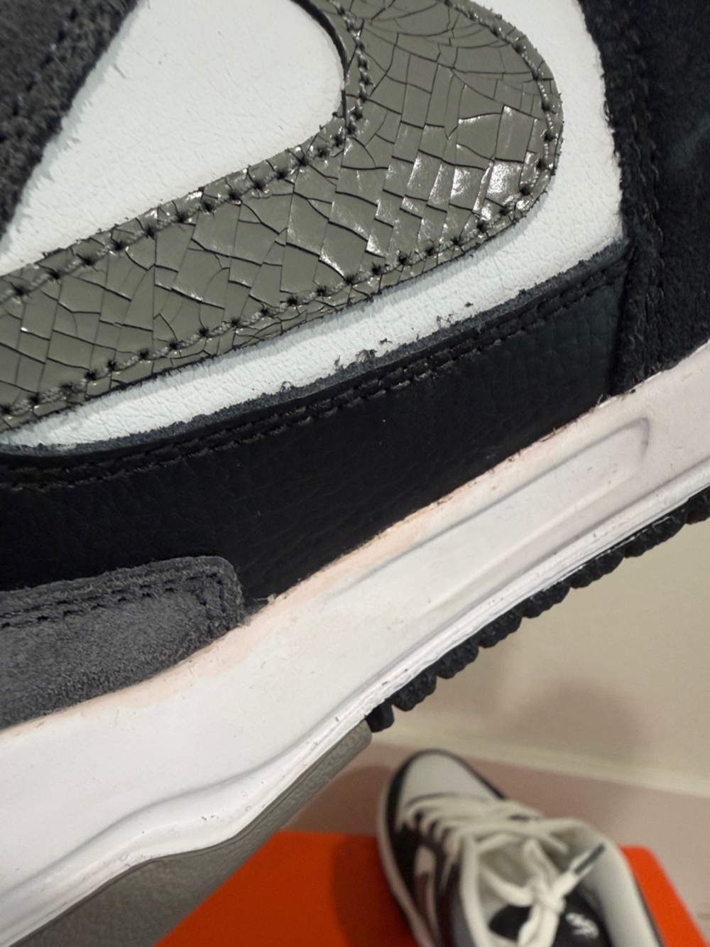 Nike White Black Gray Skate Low-Top Sneakers - Picture 9 of 11